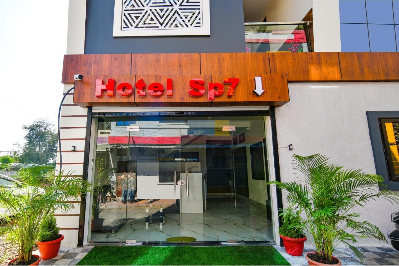 Fabexpress Sp7 Hotel Indore Eksteriør billede